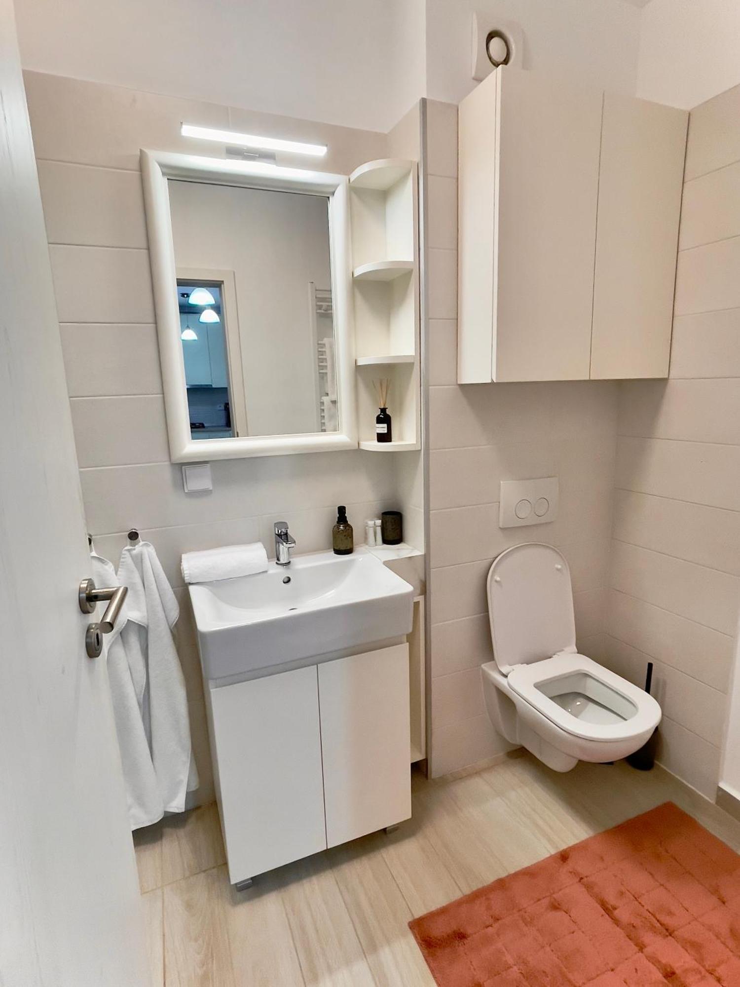 Piazza Vista - Granvia Park Apartment Bukares Bagian luar foto