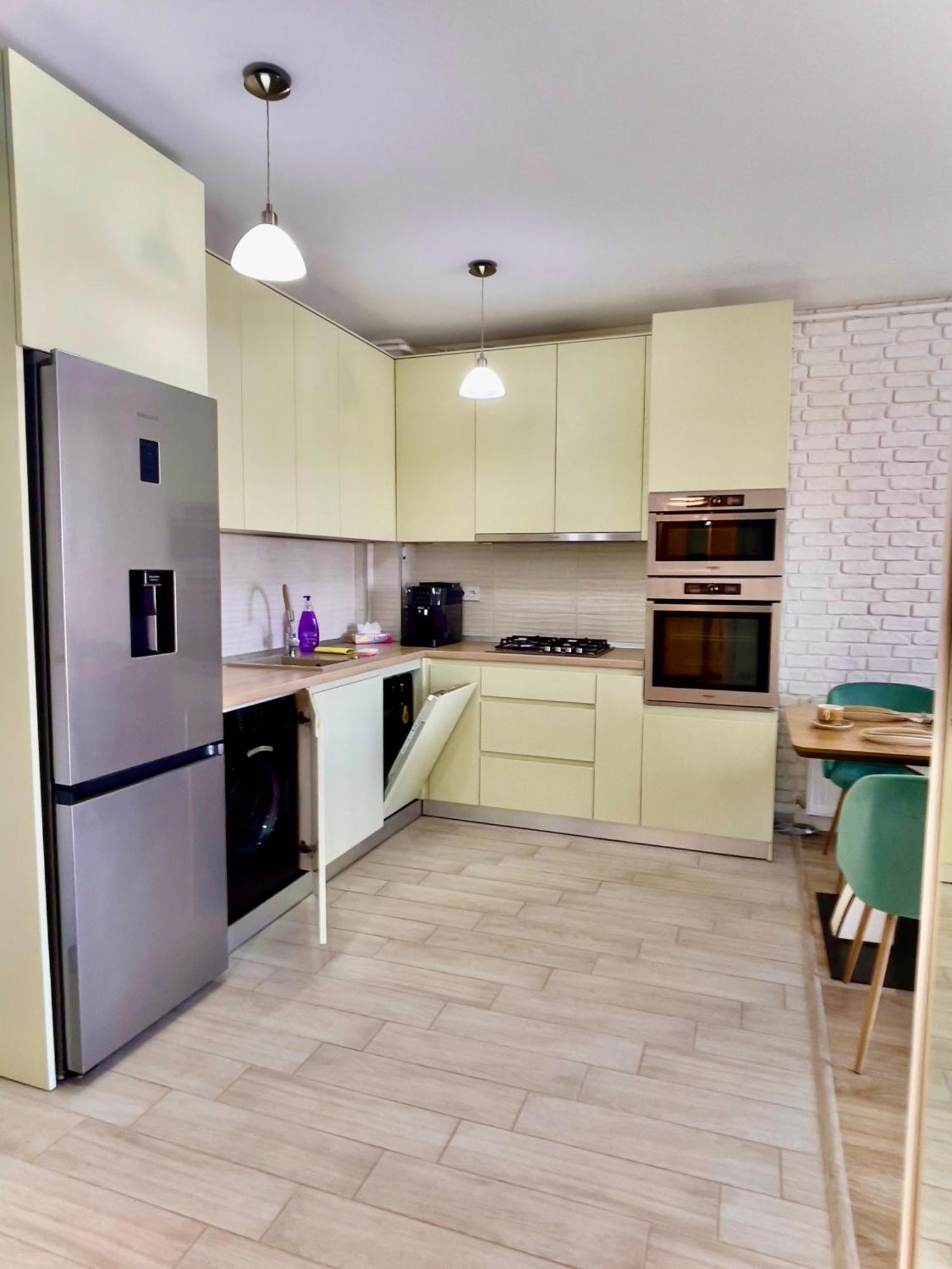Piazza Vista - Granvia Park Apartment Bukares Bagian luar foto